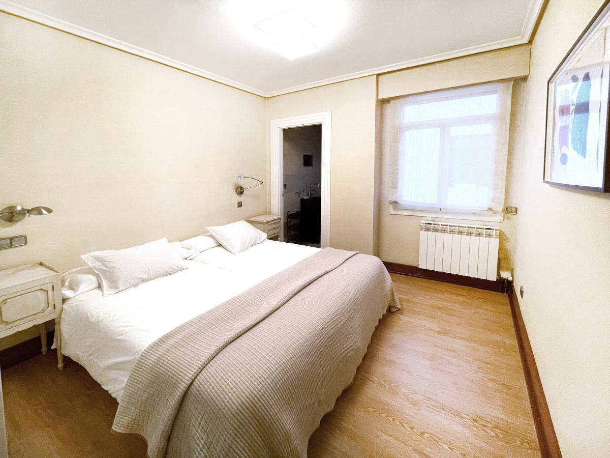 Luxury San Prudencio Vitoria Apartment Luaran gambar